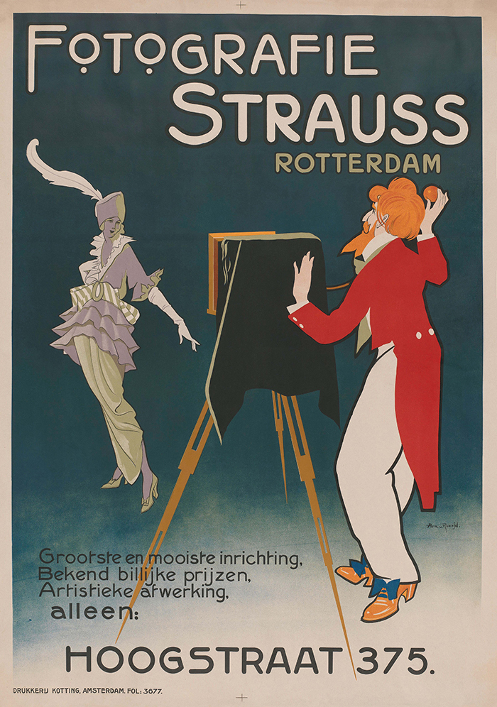 Kleurrijke reclameposter voor Fotografie Strauss uit 1924, ontworpen door Arnold van Roesel